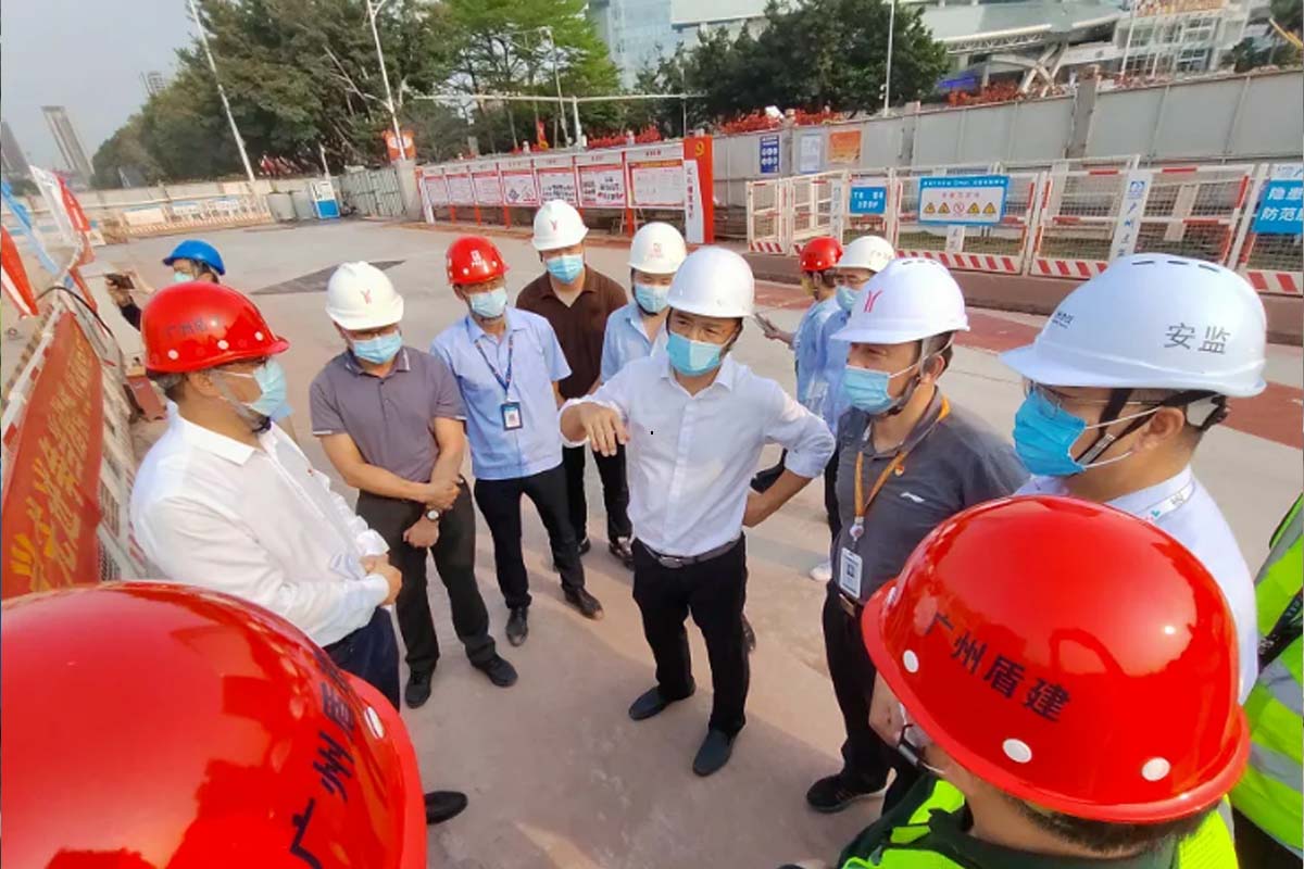 广州地铁集团领导到必发88游戏平台公司十一号线广建分部琶洲站检查指导工作